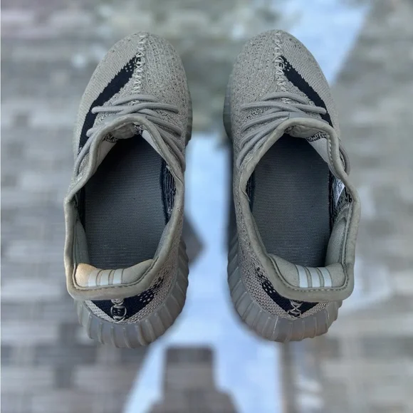 YEEZY Boost 350 V2 “Slate” Adidas – Size 3Y Youth (Authenticated) - Picture 3 of 8